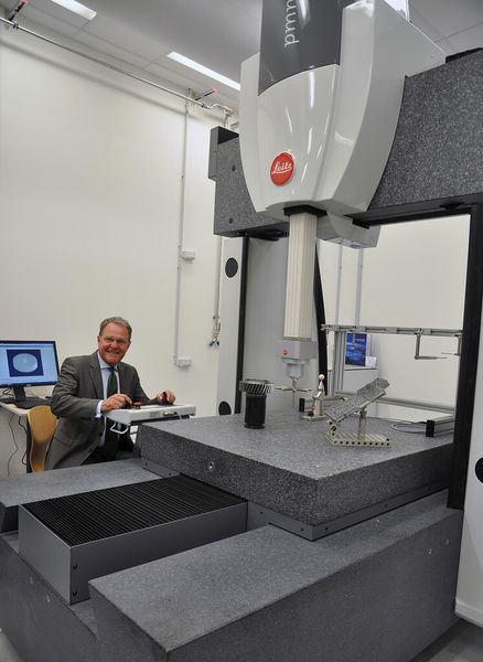 Dr. Wolfgang Heubisch, Bayerischer Staatsminister für Wissenschaft, Forschung und Kunst, während seines Besuchs auf dem Technologie Campus Cham am 18. September 2012. (Bild: Hexagon)