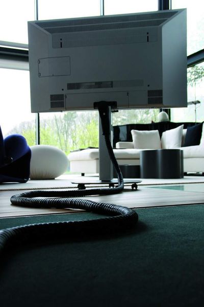 6 Selbst in privaten Wohnhäusern  ... wird die igus-Energiekette inzwischen eingesetzt, um ehemals lose Kabel optisch ansprechend zu umhüllen. (Archiv: Vogel Business Media)