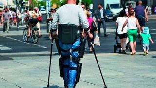 Andre van Rüschen ist heute täglich im aufrechten Gang unterwegs. (BERLIFOTO)