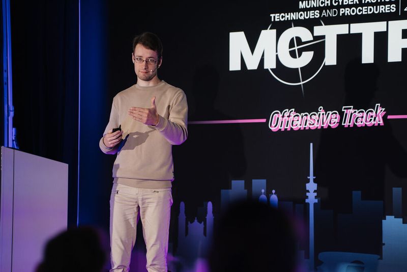 Lukas Vileikis hatte einige Tipps für die Absicherung von Web Application Firewalls im Gepäck. (Bild: Manuel Emme Fotografie)