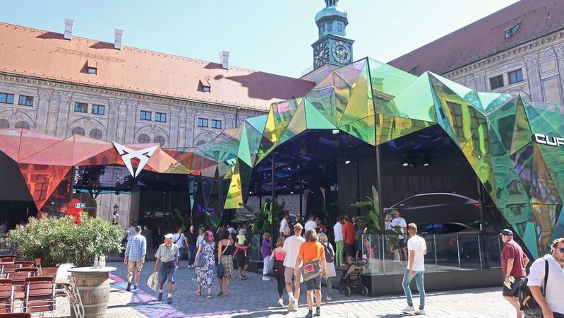 Eine Automesse mitten in der Stadt: Blick in die Münchener Innenstadt (Archivfoto von 2023).(Bild:  Grimm – VCG)