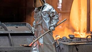 Beim Stahlsektor von Thyssenkrupp könnte bald der Ofen aus sein, wenn es so weitergeht. Es drohen Stellenstreichungen und mehr. Der Chef der Stahlsparte fordert nun schnelle Verhandlungen mit den Arbeitnehmervertretern, um die Zukunft zu sichern ... (Bild: Thyssenkrupp)