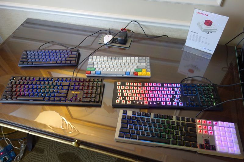 Cherry got the (type) feeling - better than a Coke! (Bild: IT-BUSINESS)