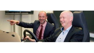 V.l.: Prof. Dr. Andreas Dengel, Leiter des Forschungsbereichs Smarte Daten &
Wissensdienste am DFKI, und Matthias Schultalbers, Executive Vice President for Powertrain Mechatronics bei IAV (Bild: IAV/DFKI)