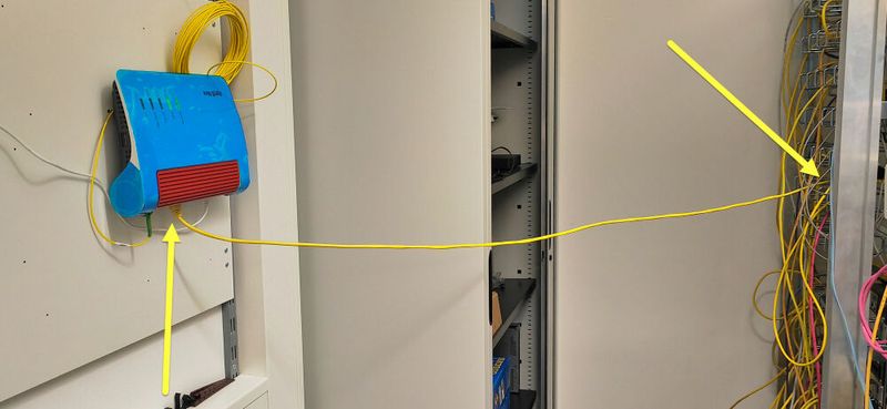 AVM Fritzbox 5590 Fiber – Im Glasfaser-Testlabor von M-net. (Bild: Harald Karcher)