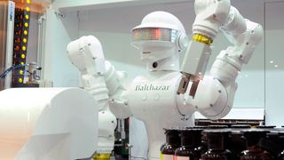 Der Roboter Balthazar ist auf der Automatica live vor Ort. Über das Internet können Verbraucher individuell ihre Kosmetik zusammenstellen, die der Roboter dann zusammenmixt. (Bild: Alp-Stories)