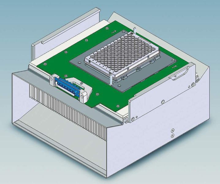 Bild 3: Bei den thermo-mechanisch hochbelasteten Thermal-Cycler-Elementen müssen die Drehmomentwerte genau eingehalten werden, um einerseits eine ausreichende Klemmkraft zu erhalten, andererseits die empfindlichen Peltier-Module nicht zu beschädigen. Bild 3: Inheco (Archiv: Vogel Business Media)