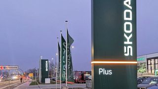 Das Gebrauchtwagenprogramm Skoda Plus bekommt ein neues Erscheinungsbild, angelehnt an die veränderte CI im Handel. (Bild: Schandert)