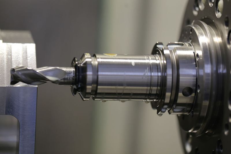 Hier ein M.A.-Ford-VHM-Schaftfräser, gespannt im Powrgrip-Spannsystem mit Hohlschaftkegel auf dem jüngsten Heller-H2000-Horizontalbearbeitungszentrum. (Matthias Böhm)