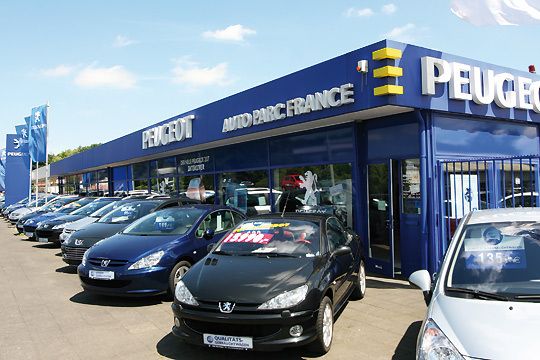 Seit 2005 gibt es diese APF-Filiale in Krefeld für die PSA-Marken Peugeot und Citroën. (Archiv: Vogel Business Media)