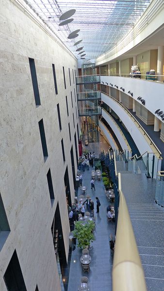Zum Schluss der Tagung hatten die Teilnehmenden die Möglichkeit, sich am Speakers Corner mit den Experten zu ihren individuellen Fragen auszutauschen. (Electrosuisse)