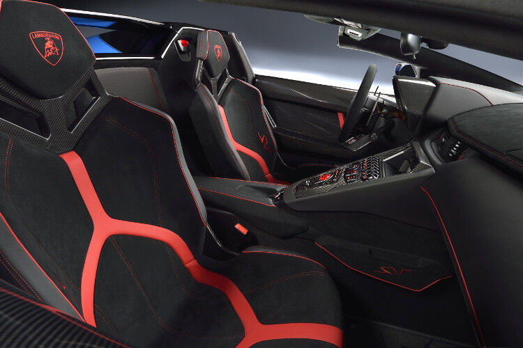 Der Innenraum orientiert sich am italienischen Charme. (Foto: Lamborghini)