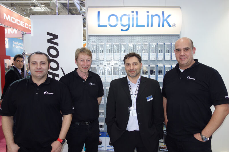 Das LogiLink Team (v. l.) Claudio Oliveira, Oliver Dieber, Miguel Oliveira und Sven Kilian. (Bild: IT-BUSINESS)