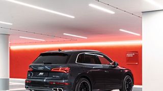 Der Audi Q5 TFSI e ist das erste von Abt leistungsgesteigerte Hybridauto. Vorerst begnügt sich der Tuner aber mit einer Stärkung des Verbrennungsmotors. (Bild: Abt)