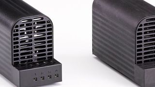 Nicht nur der wirtschaftliche Schaden kann enorm sein: Bei elektrischen Geräten wie dem Schaltschrank-Heizgerät von Stego (links Original, rechts Fälschung) werden essentielle Sicherheitsstandards der Elektroindustrie durch die Kopie verletzt.  (Aktion Plagiarius e.V.)