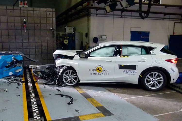 ... der Infiniti Q30 ... (Foto: Euro-NCAP)