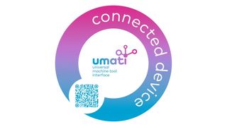 Der Sticker auf der Maschine verrät: diese Maschine ist angeschlossen. Durch Scannen des QR-Codes können die Daten live in einem zentralen Dashboard verfolgt werden. (VDW)