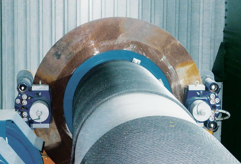 An den Winden der Krananlage kommen je zwei hydraulische Schwimmsattelbremsen KTR-Stop M-160-F zum Einsatz. (KTR)