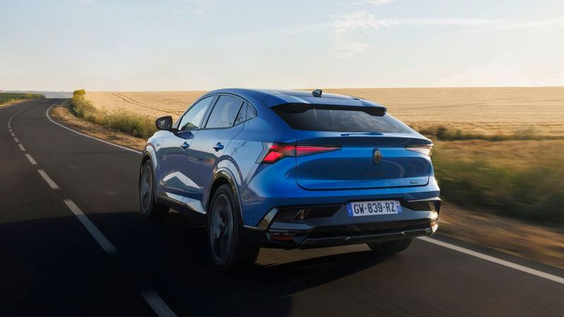  Auch die Heckleuchten des Rafale fallen ins Auge. (Bild: Renault)