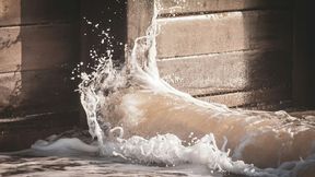 Sewage overflows occur when untreated sewage enters homes or the environment through broken or clogged pipes, or when the sewage system is overwhelmed. (Source: free licensed)