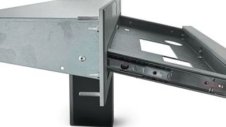 Der Auszug der Tastaturschublade ist um 12° geneigt und soll für den Anwender einen angenehmen Eingabewinkel schaffen. (GeBE)