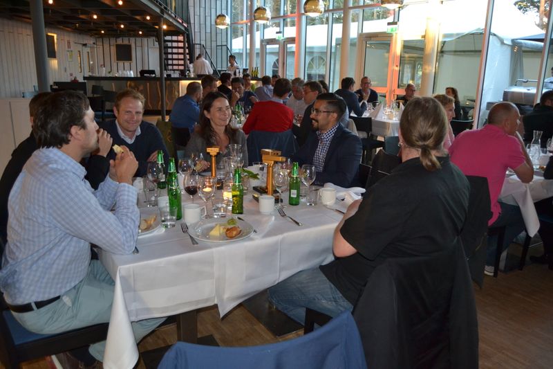 ...begleiteten das festlich-gemütliche Dinner. (Bild: Axis)