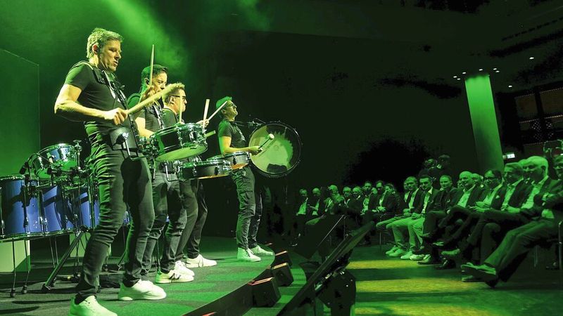 Für die gute Stimmung im Gasometer sorgte eine Drummer-Gruppe aus Berlin. (Bild: Zietz – VCG)