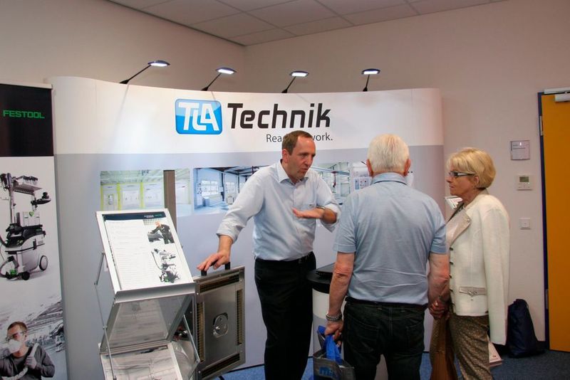 IR-Trockentechnologie ist eine sinnvolle Ergänzung auf den Multifunktionsarbeitsplätzen. TLA-Geschäftsführer Markus Phillipp kennt noch weitere Anwendungsbereiche. (Klasing)