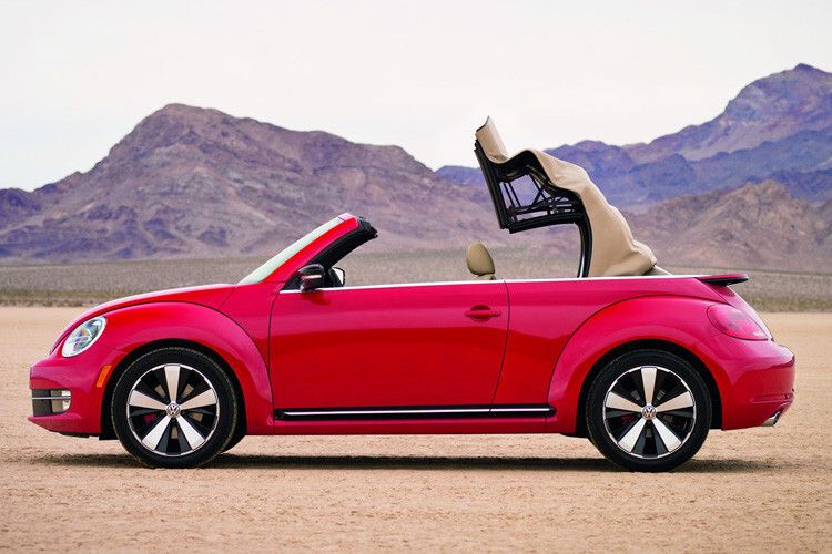 Das Dach faltet sich elektrisch zusammen. (Foto: VW)