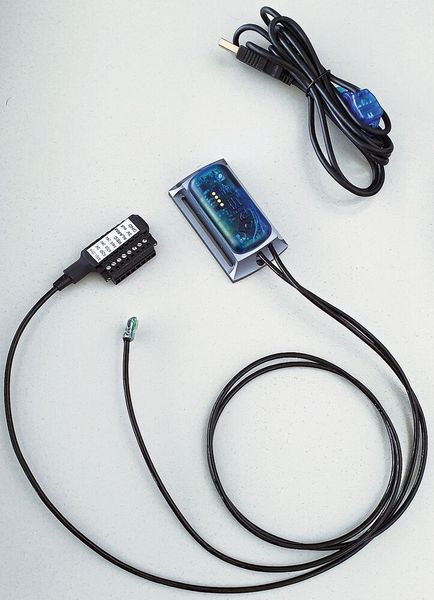 Der Mini-Datenlogger MSR165 kann dank seiner sehr kompakten Bauform überall an Maschinen befestigt werden. Er zeichnet Schocks und Vibrationen aller Art präzise auf. (Bild: MSR)