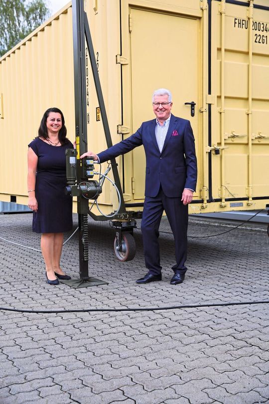 Das Ehepaar Miroslava und Thomas Lotz leitet die Geschicke des Mittelständlers Haacon. Das Ehepaar Miroslava und Thomas Lotz leitet die Geschicke des Mittelständlers Haacon.