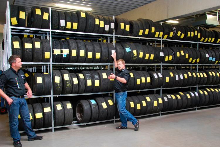 Das Räderlager des Autoforums ist ein wichtiges Instrument zur Kundenbindung. (Foto: Rubbel)