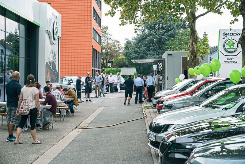 Es zeigt sich: Ebert und Skoda sind im Heidelberger Stadtteil Wiebliingen angekommen. (Bild: Autohaus Ebert)