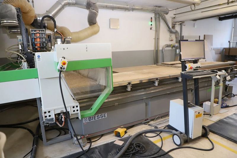 Ein weiteres Biesse-System ist dieses CNC-Bearbeitungszentrum Skill 1536 G FT, das Surplex im Angebot hat. (Bild: Surplex)