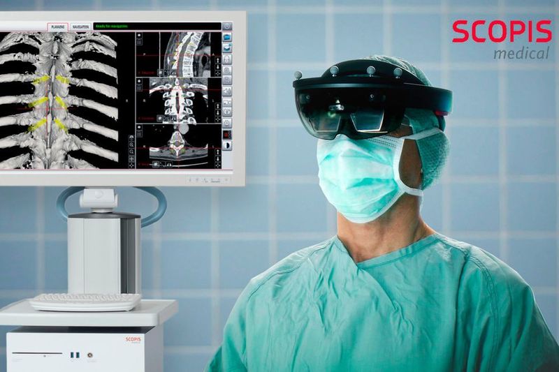 Das 2010 in Berlin gegründete Start-up SCOPIS (www.scopis.com) bietet eine Anwendung zur Unterstützung von Chirurgen bei der Durchführung von Operationen. Durch Planung von Eingriffen auf Basis von CT Scans und Erstellung aktionsbasierten 3D-Bildern können Echtzeitaufnahmen um Informationen zur Ausführung der Operation angereichert werden. Das Startup ist aus dem Berliner Zentrum für Mechatronische Medizintechnik (BZMM), einer Kooperation des Fraunhofer-Instituts für Produktionsanlagen und Konstruktionstechnik IPK und der Charité Berlin, hervorgegangen.  (Scopis)