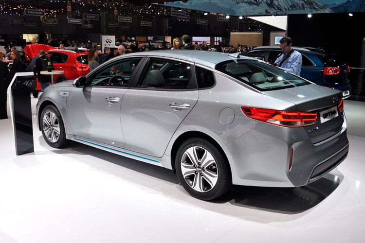 Zudem gibt es die Mittelklasselimousine Optima bald auch als Plug-in-Hybrid. (Foto: Wehner)