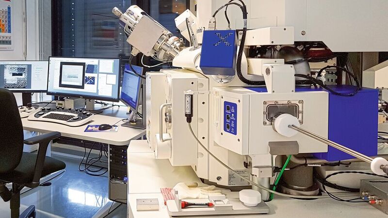 Bild 3: Das neue Rasterelektronenmikroskop im ZSW-Labor. (ZSW)