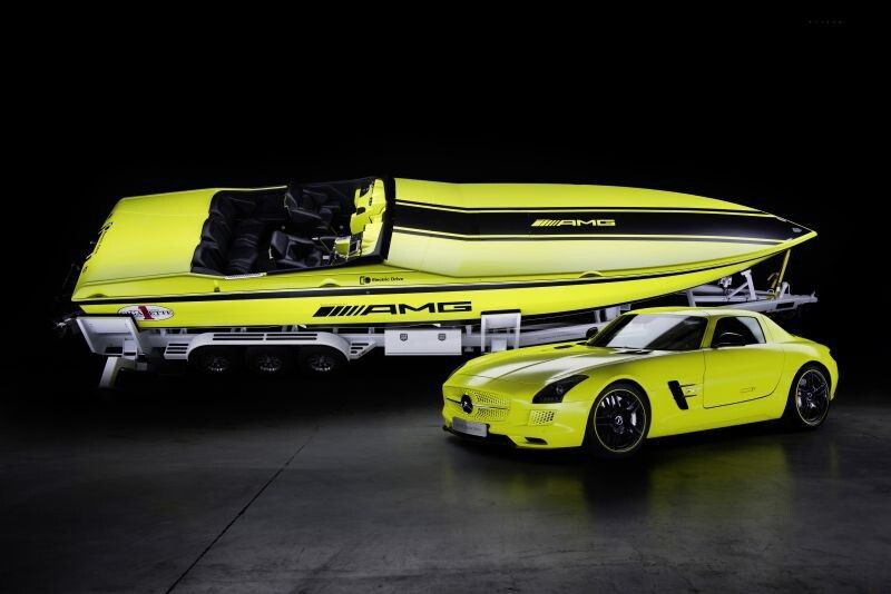 In der Konzeptstudie „Concept Cigarette AMG Electric Drive“ kommen zahlreiche Komponenten des SLS AMG Coupé Electric Drive zum Einsatz. Das Powerboat fasziniert mit einer Leistung von 1656 Kilowatt und einem maximalen Drehmoment von 3000 Newtonmetern. (Daimler)