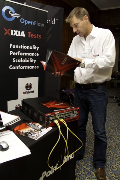 Auch Ixia war mit auf OpenFlow abgestimmten Testsystemen vertreten. (Archiv: Vogel Business Media)