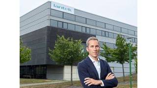 Lantek-CEO Alberto López de Biñaspre stehe hier vor der Unternehmenszentrale. (Bild: Lantek)