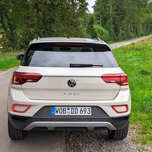 Immerhin hatten die Designer dank des SUV-Trends eine „Ausrede“, endlich wieder praktische, unlackierte Stoßfängerschürzen zu verwenden.(Bild:  Rosenow – VCG)