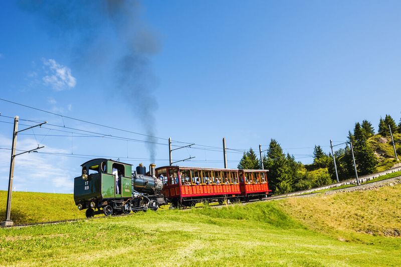 Die älteste Zahnradbahn Europas fährt von Vitznau auf die Rigi. (Bild: Brigitte Marty)