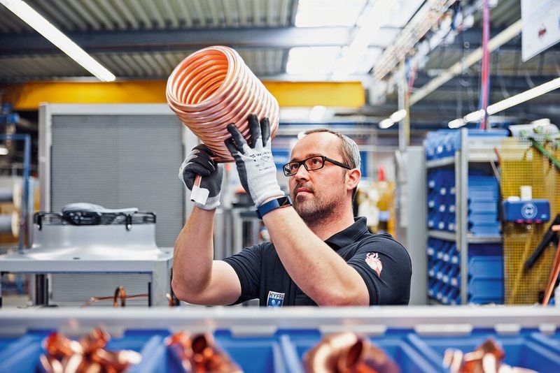 Einige Anlagenbetreiber befürchten mitunter, dass sie ihre Systeme durch neue ersetzen müssen. Und ein Kühleraustausch bedeutet einen zeitweiligen Produktionsstopp.  (Hyfra)