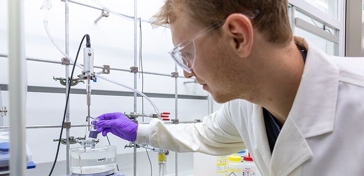 The team's hydrogen evolution photocatalysts (HEPs) exhibited hydrogen evolution rates an order of magnitude beyond what is currently achievable with single-component inorganic HEPs.  (Kaust)