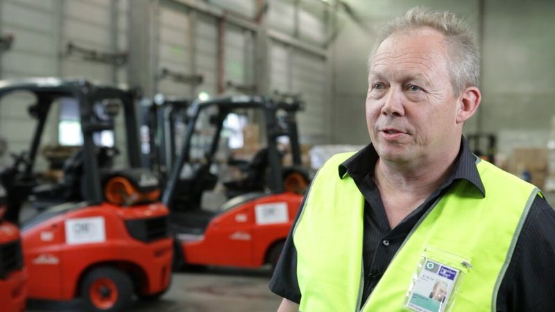 Für Martin Obert, Facility Manager bei CHI am Frankfurter Flughafen, ist der Continental SC20 Energy-Plus wegen seiner Effizienz und Langlebigkeit die ideale Lösung. (Bild: Conti)