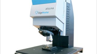 Bild 1: Optisches 3D-Messsystem zur Kantenmessung von Wendeschneidplatten. Es wird in der Produktion zum automatischen Messen von Radien, Winkeln, Korbbogenform und Fasen eingesetzt. Bild: Alicona (Archiv: Vogel Business Media)