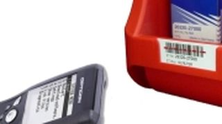 Der Barcode der Teile wird eingescannt und der Bestand eingetippt. (Archiv: Vogel Business Media)