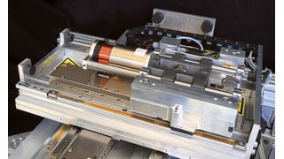 Bild 1: Linearachse mit Zusatzaktor am Versuchsstand. (Universität Stuttgart)