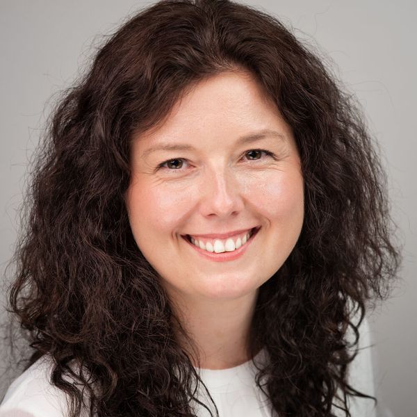 „Aus der Perspektive der Maschinenbauer unterstreicht ein gut gestaltetes HMI die Qualität einer Maschine“, sagt Julia Jürgens, Softwareentwicklerin Controls bei Lenze. (Lenze)