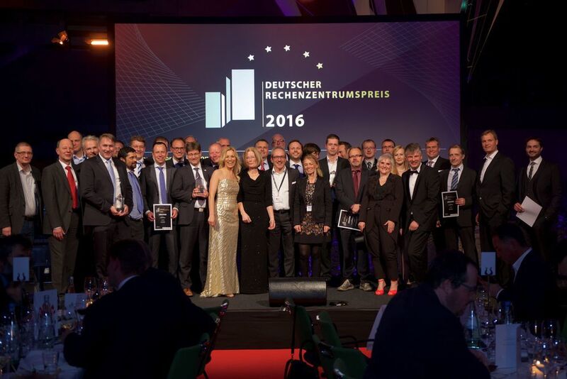 Alle Gewinner des Deutschen Rechenzentrumspreises 2016 versammelt (Bild: future Thinking)